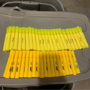 Bundle of staples highlighters